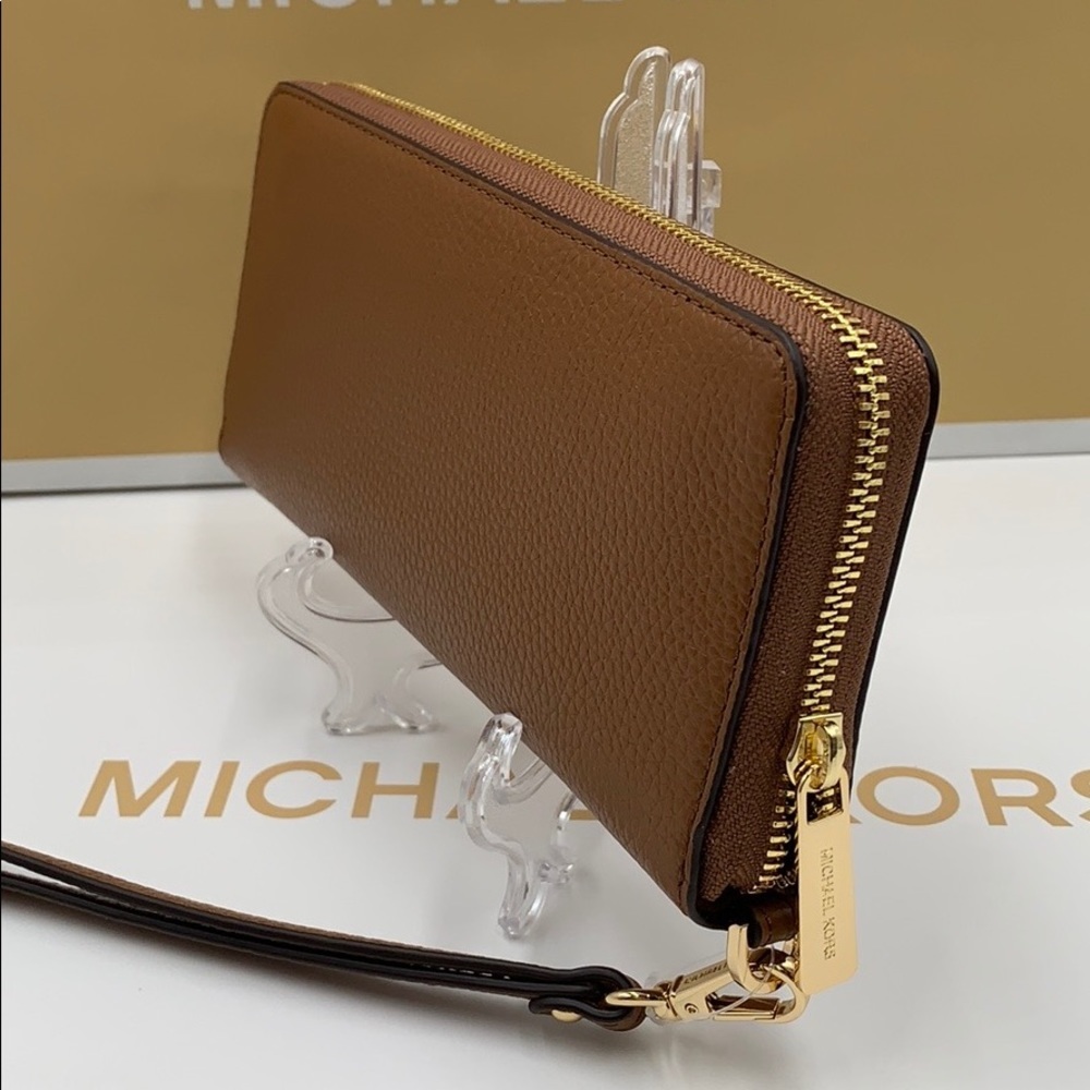 MICHAEL KORS Jet Set Travel Continental Zip - Picture 4 of 15